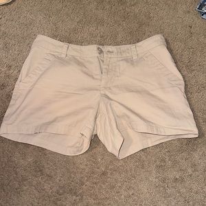 Size 6 khaki Columbia short with 4 inch inseam
